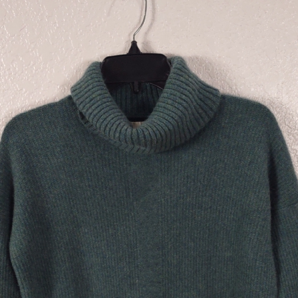 CYNTHIA ROWLEY 100 % CASHMERE Cozy Green Turtleneck Sweater - Picture 3 of 17